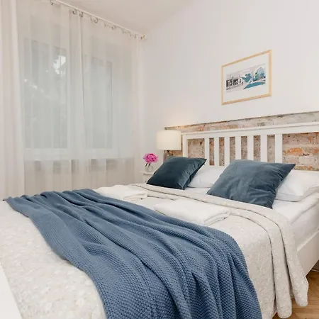 Stylish And Sweet In Near Park Lazienki By Renters Апартаменты