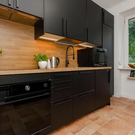 Апартаменты Stylish And Sweet In Near Park Lazienki By Renters