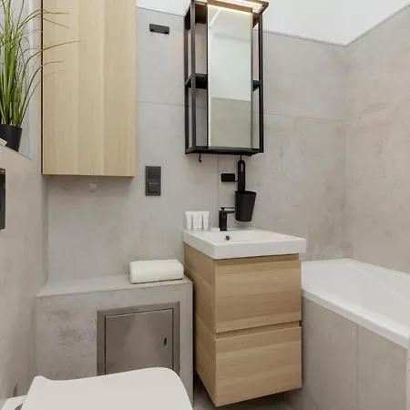 شقة Stylish And Sweet In Near Park Lazienki By Renters وارسو