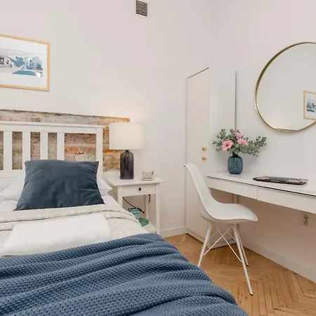 Stylish And Sweet In Near Park Lazienki By Renters Apartment