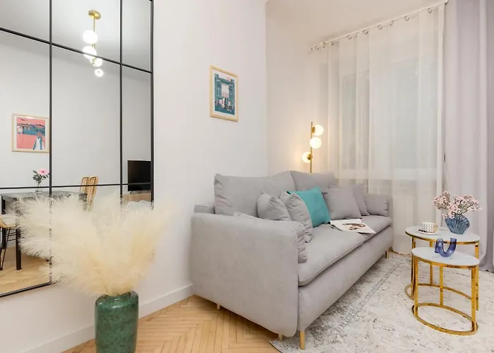 Apartment Stylish And Sweet In Near Park Lazienki By Renters *