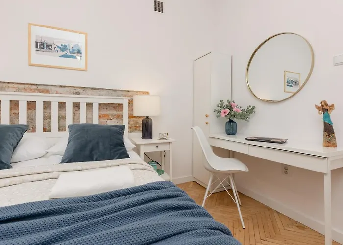 Stylish And Sweet In Near Park Lazienki By Renters Apartment