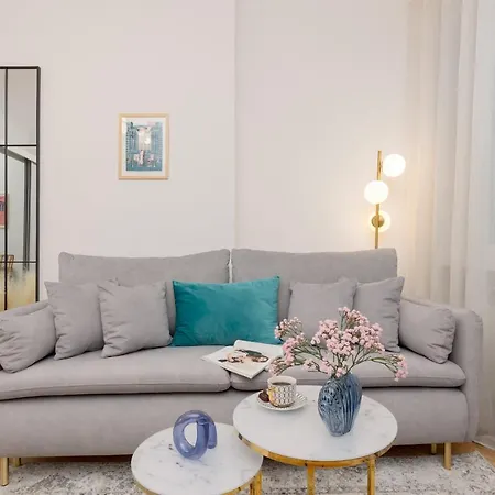 Апартаменты Stylish And Sweet In Near Park Lazienki By Renters Варшава