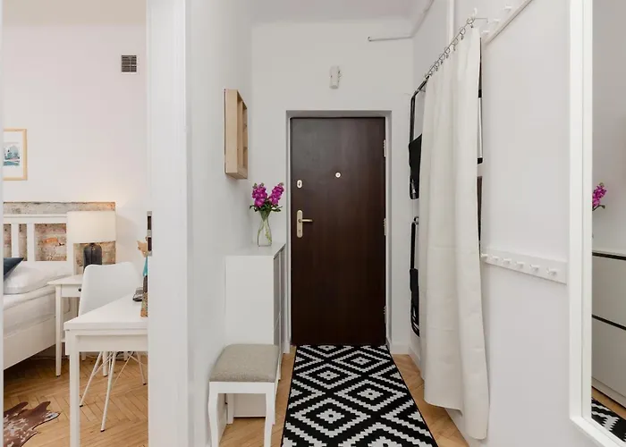 Stylish And Sweet In Near Park Lazienki By Renters Lejlighed Warszawa