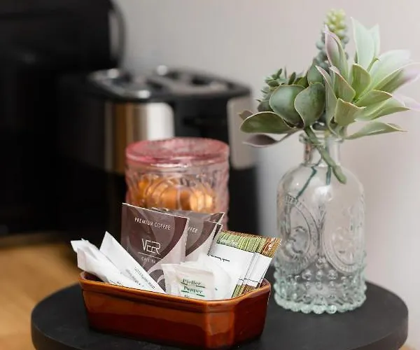 Stylish And Sweet In Near Park Lazienki By Renters Lejlighed